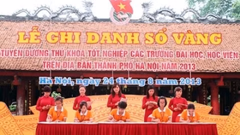 TP Hà Nội thường xuyên tổ chức lễ tôn vinh, khen thưởng những sinh viên tiêu biểu.