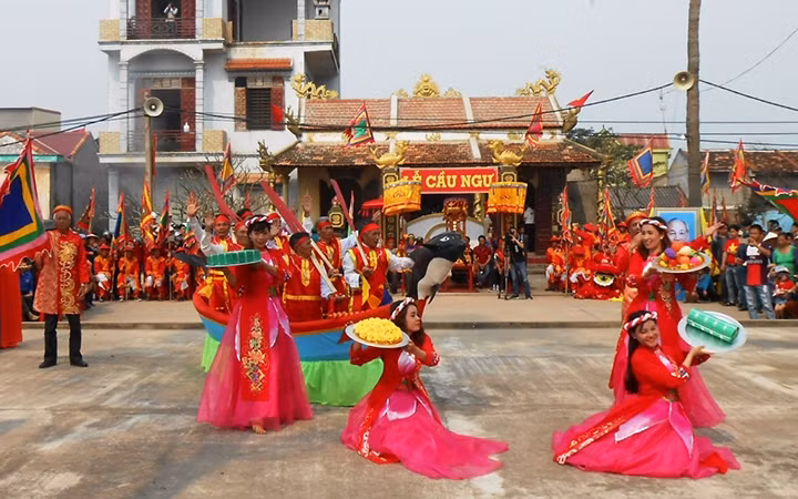 Lễ hội cầu ngư ở làng biển Cảnh Dương, tỉnh Quảng Bình.