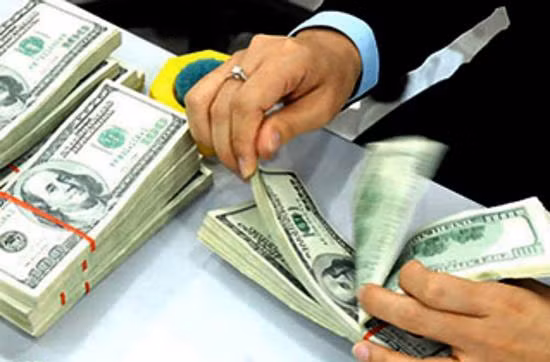 Từ hôm nay, hạ lãi suất tiền gửi USD về 0%