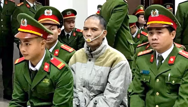 Đối tượng Doãn Trung Dũng tại phiên tòa.