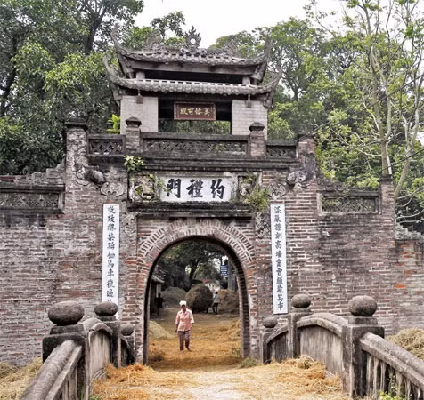 Cổng làng Ước Lễ.