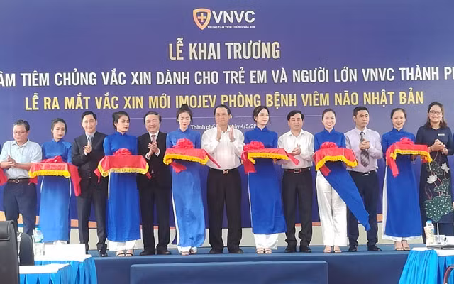 Cắt băng khánh thành, đưa vào hoạt động Trung tâm tiêm chủng VNVC TP Vinh và ra mắt vắc-xin phòng viêm não Nhật Bản thế hệ mới IMOJEV. 