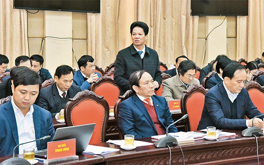 Ðại biểu quận Hà Ðông phát biểu ý kiến tham luận tại Hội nghị lần thứ 17 Ban Chấp hành Ðảng bộ TP Hà Nội khóa 16. Ảnh: DUY LINH