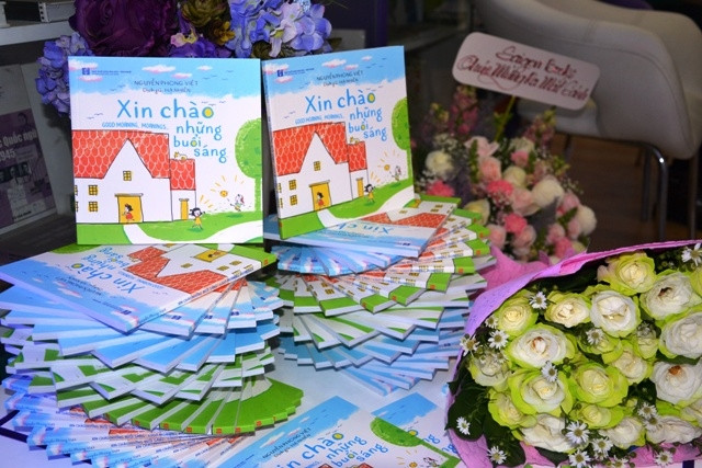 "Xin chào những buổi sáng", tập thơ thiếu nhi đầu tiên của nhà thơ Nguyễn Phong Việt.
