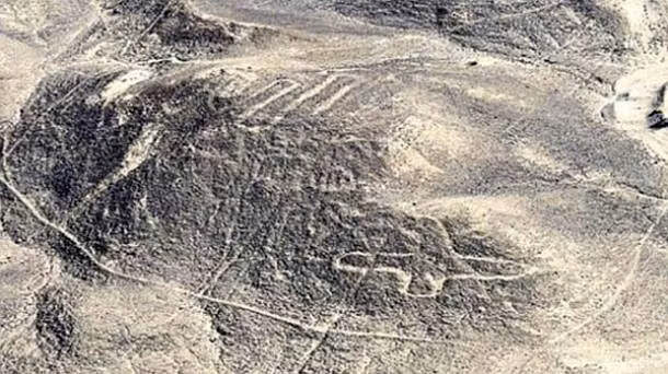 Bão cát làm lộ hình khắc cổ ở cao nguyên Nazca
