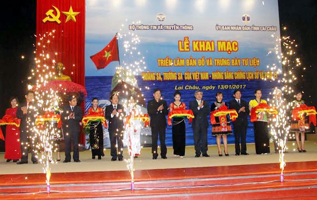 Quang cảnh Lễ khai mạc.