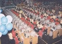 Game online, hoạt động thể thao điện tử
thu hút ngày càng nhiều thanh thiếu niên và
trở thành ngành công nghiệp hấp dẫn.