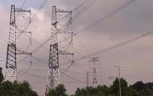 Đường dây 500kV Sông Mây – Tân Uyên mạch kép.