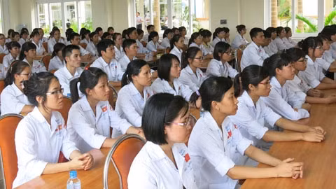 Ứng viên điều dưỡng, hộ lý tham gia đào tạo tiếng Nhật.
