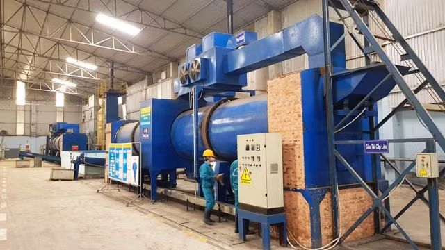 Dây chuyền xử lý chất thải than hoạt tính được đầu tư hiện đại.