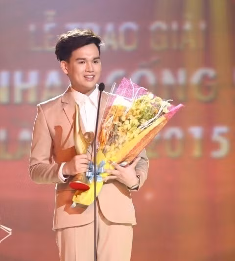 Nguyễn Trần Trung Quân đoạt Giải nghệ sĩ mới của năm và An-bum của năm.