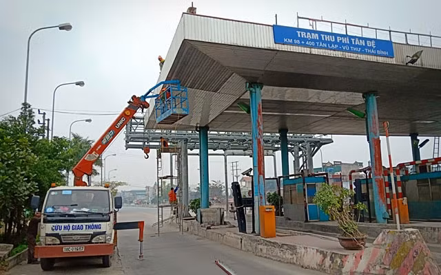 Trạm BOT Tân Đệ, tỉnh Thái Bình đang được tháo dỡ do bất hợp lý trong thu phí.