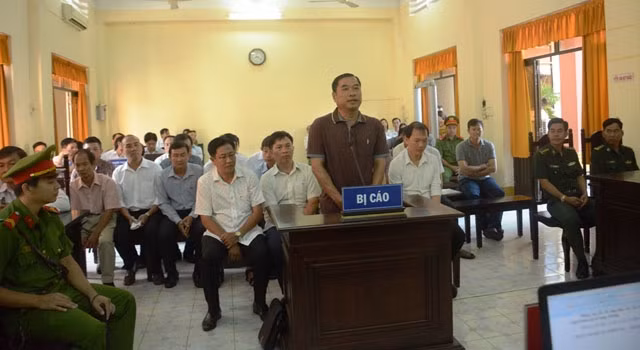 Kiên Giang xét xử 23 bị cáo nguyên công chức ngành Hải quan