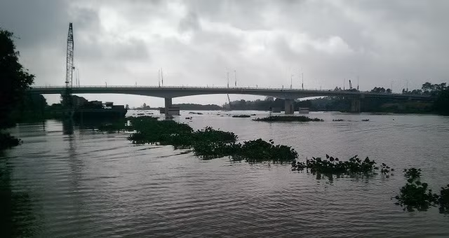 Cầu Bến Đình bắc qua sông Vàm Cỏ Đông