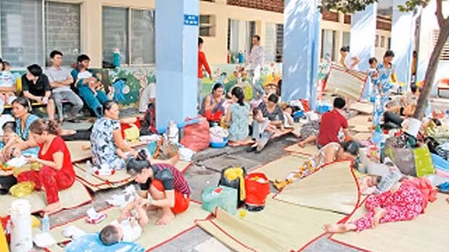 Tình trạng quá tải ở Bệnh viện Nhi đồng 1.