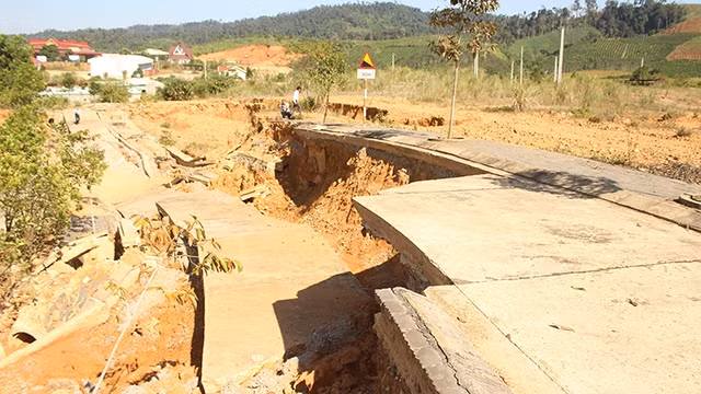 Nghịch lý công trình giao thông Kon Tum