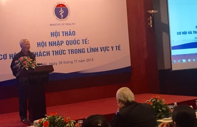 Nguyên Phó Thủ tướng Vũ Khoan trao đổi về một số kinh nghiệm trong việc tham gia diễn đàn đa phương; đàm phán hội nhập quốc tế.