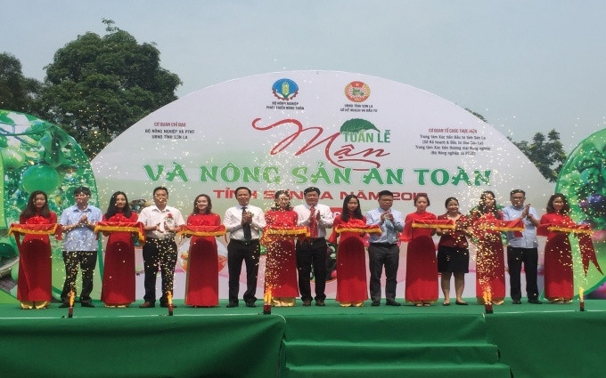 Khai mạc Tuần lễ mận và nông sản an toàn tỉnh Sơn La.