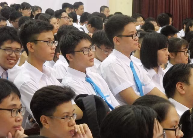 Học sinh lớp 10 Trường THPT chuyên Khoa học Tự nhiên (Trường đại học Khoa học Tự nhiên). (Ảnh minh họa: THÙY LINH)