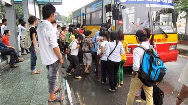 Có 87% phụ nữ và trẻ em gái được hỏi khẳng định đã từng bị quấy rối tình dục nơi công cộng. (Ảnh minh họa)