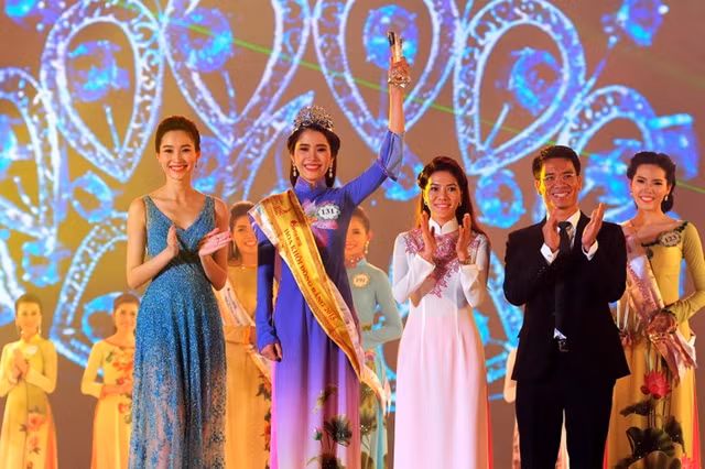 Nguyễn Thị Lệ Nam Em đăng quang Hoa khôi đồng bằng sông Cửu Long 2015