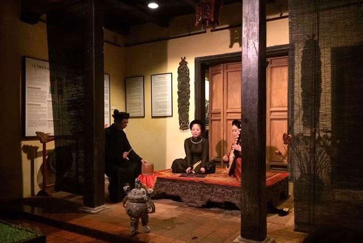 Biểu diễn ca trù tại không gian nhà cổ 87 Mã Mây, Hà Nội.