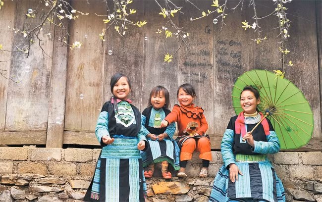 Xuân về trên bản người Mông, Hà Giang.