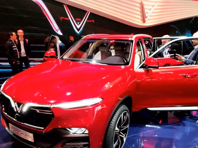 Mẫu xe VinFast Suv LUX SA2.0 bảy chỗ.