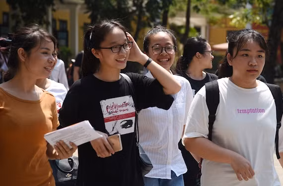 Thí sinh Kỳ thi vào lớp 10 THPT của Hà Nội năm học 2018-2019 (Ảnh: THUỶ NGUYÊN)