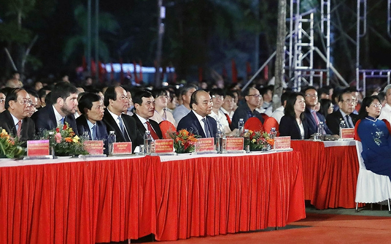 Thủ tướng Nguyễn Xuân Phúc và các đại biểu tại buổi lễ. Ảnh: THỐNG NHẤT (TTXVN)