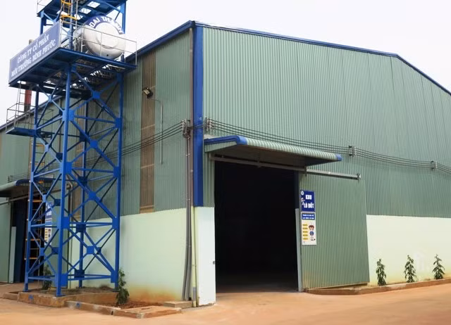 Một góc Nhà máy xử lý rác công nghiệp và chất thải nguy hại.