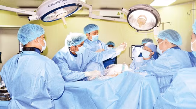 Khám, chữa bệnh bằng kỹ thuật cao tại Bệnh viện đa khoa Đức Giang.