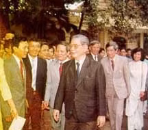 Đồng chí Nguyễn Văn Linh thăm báo Nhân Dân (11-3-1991)