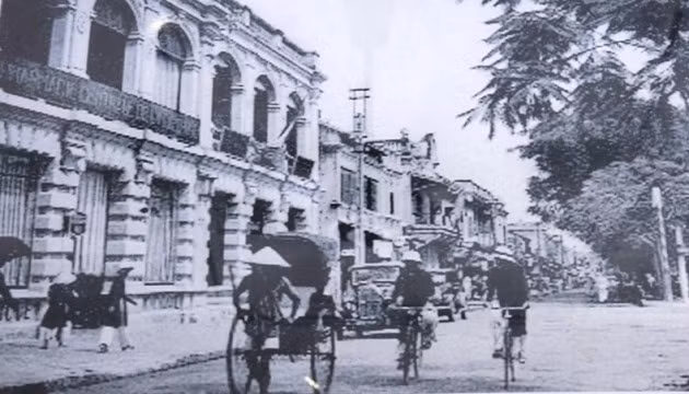 Đường Lê Lợi thành phố Huế đầu thế kỷ XX.