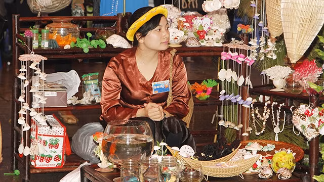 Bữa cơm ngày ấy trong... mươn