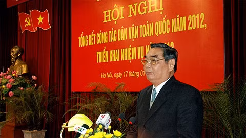 Đồng chí Lê Hồng Anh, Ủy viên Bộ Chính trị, Thường trực Ban Bí thư phát biểu tại Hội nghị Tổng kết công tác dân vận toàn quốc năm 2012 . (Ảnh: cpv.org.vn)