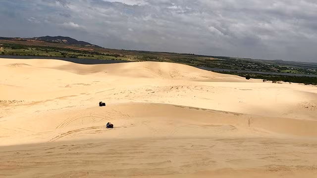 Khám phá “Sahara thu nhỏ” ở Bình Thuận