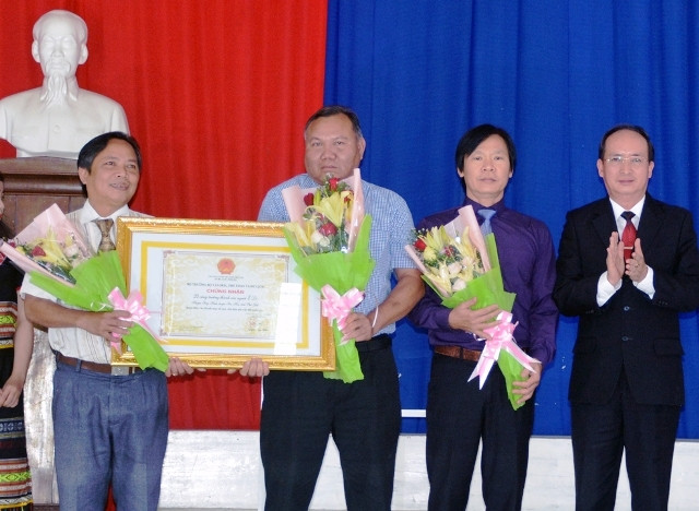 Tỉnh Phú Yên đón bằng công nhận Lễ cúng trưởng thành của người Ê Đê ở Phú Yên là Di sản văn hóa phi vật thể quốc gia.