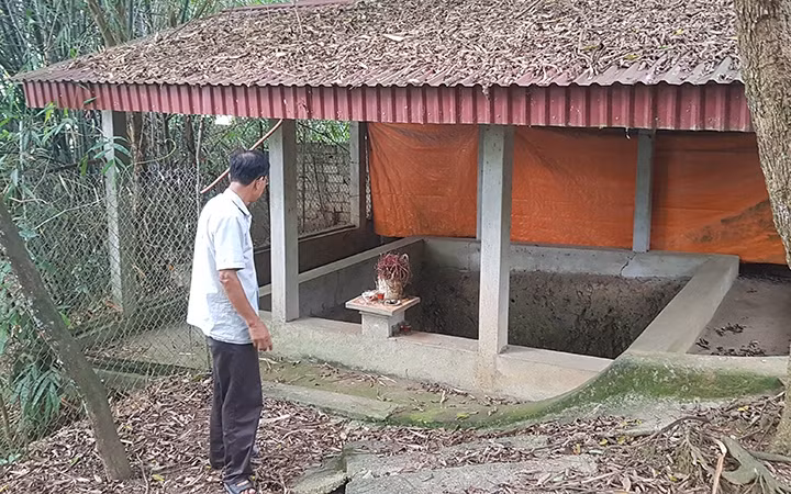 Công tác bảo quản Di chỉ khảo cổ thuộc văn hóa Phùng Nguyên (huyện Phù Ninh, tỉnh Phú Thọ) còn sơ sài. Ảnh: NGỌC LONG