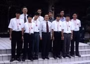 Đội tuyển Việt Nam dự Olympic
Toán quốc tế năm 2003, ảnh chụp ở Tòa đại sứ Việt Nam tại Nhật Bản.