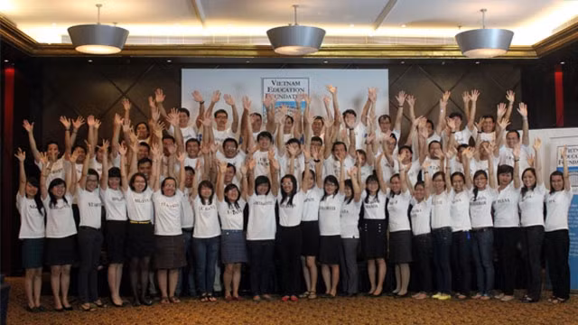 Các nghiên cứu sinh và học giả VEF tại Chương trình định hướng trước khi lên đường, TP Hồ Chí Minh, tháng 6-2012.