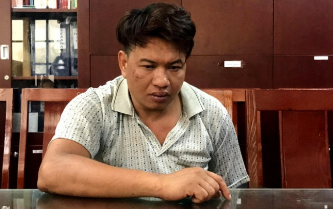 Đối tượng Bình tại cơ quan Công an.