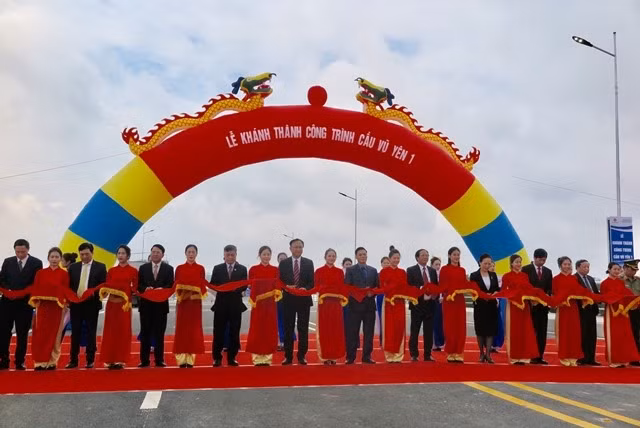 Quang cảnh khánh thành cầu Vũ Yên 1.