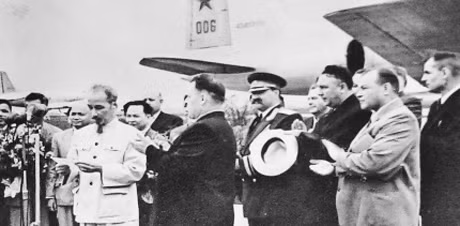  Chủ tịch Hồ Chí Minh thăm chính thức Liên-Xô (tháng 7-1955).