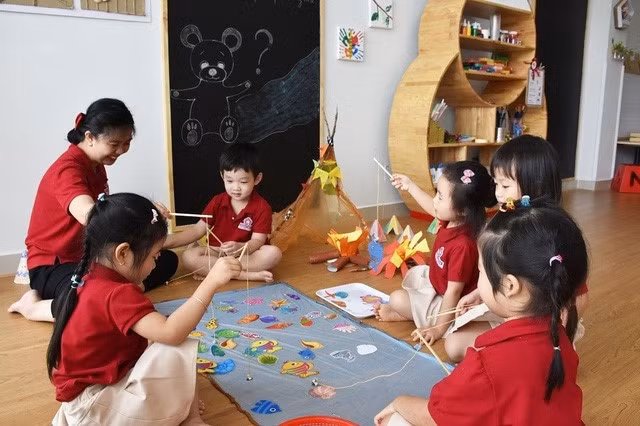 Tiết học hứng thú và hăng say của các con.