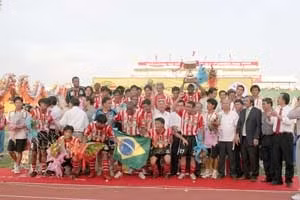 Gạch Đồng Tâm Long An
trong ngày đăng quang.