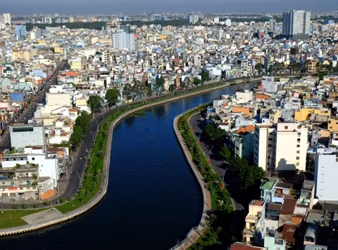 Kênh Nhiêu Lộc - Thị Nghè, TP Hồ Chí Minh khang trang, sạch đẹp sau khi được cải tạo. Ảnh: NGUYỄN XUÂN THANH SƠN