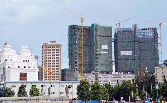 Diện mạo thủ đô Phnôm Pênh đang đổi thay với những công trình cao tầng mới.