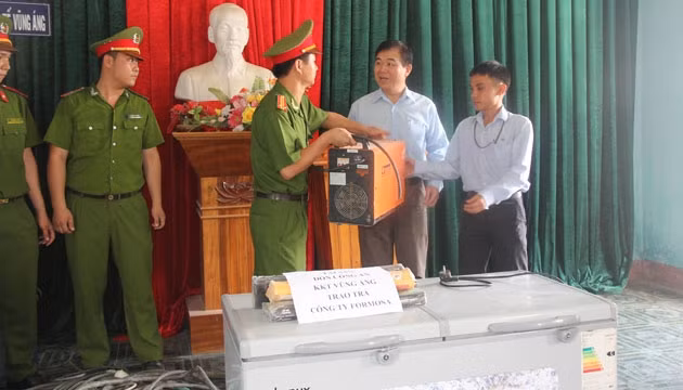 Cty TNHH Gang thép Hưng Nghiệp Formosa Hà Tĩnh nhận lại tài sản bị mất cắp đêm 14-5