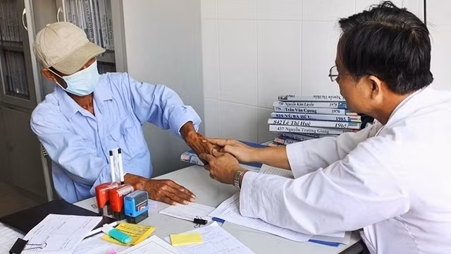 Hỗ trợ đồng chi trả thuốc ARV cho người nhiễm HIV